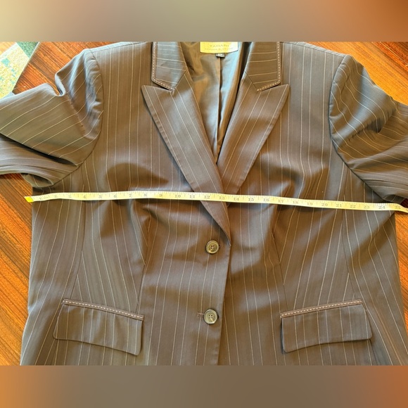 TAHARI ARTHUR S. LEVINE Women Plus Career Pant Suit Size 20W Brown Pinstriped - Picture 10 of 16